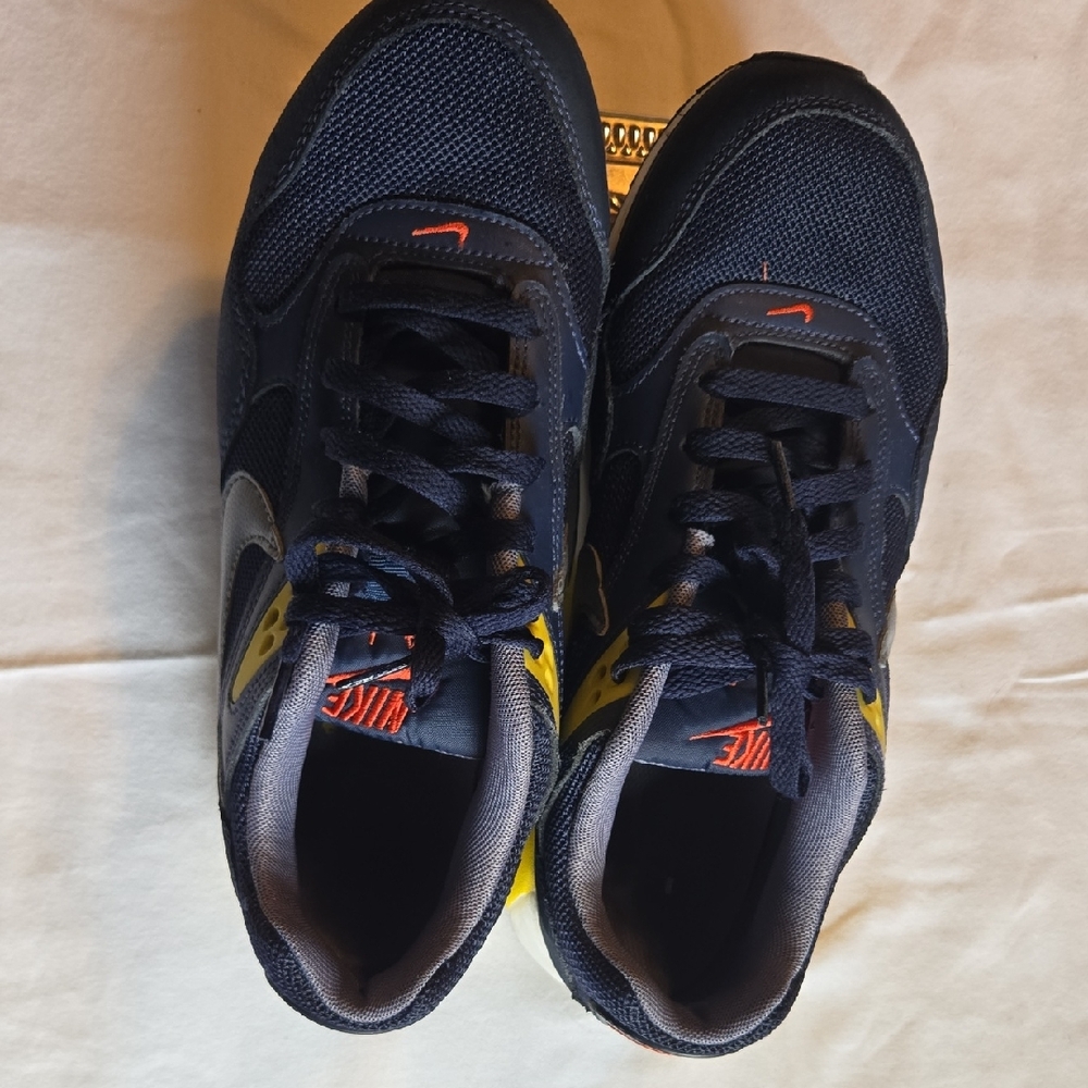 Nike Men's Navy and Yellow Sneakers